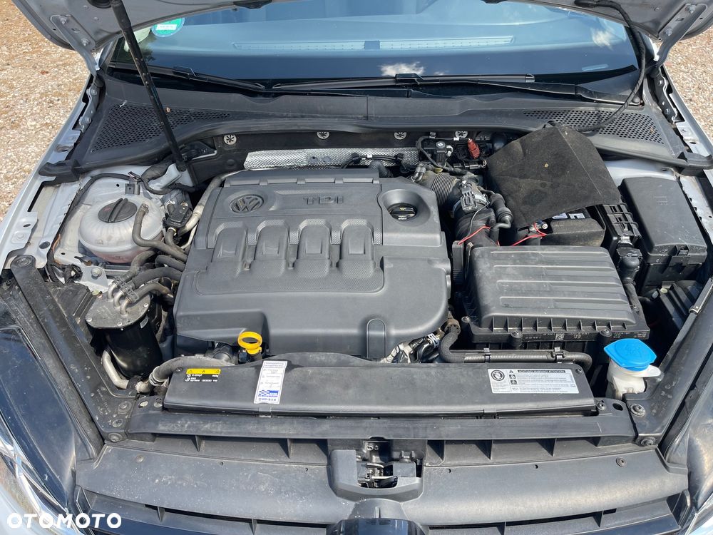 Volkswagen Golf 1.6 TDI Sound - 16