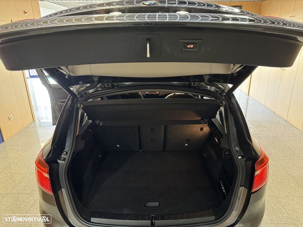 BMW 216 Active Tourer d Line Luxury Auto - 31
