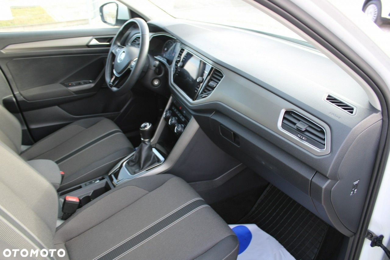 Volkswagen T-Roc - 12