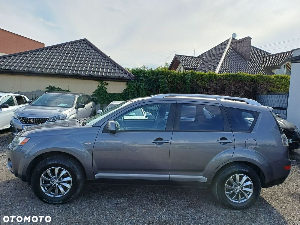 Mitsubishi Outlander - 4