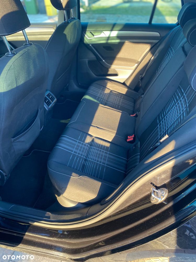 Volkswagen Golf 1.6 TDI BlueMotion Technology Lounge - 9