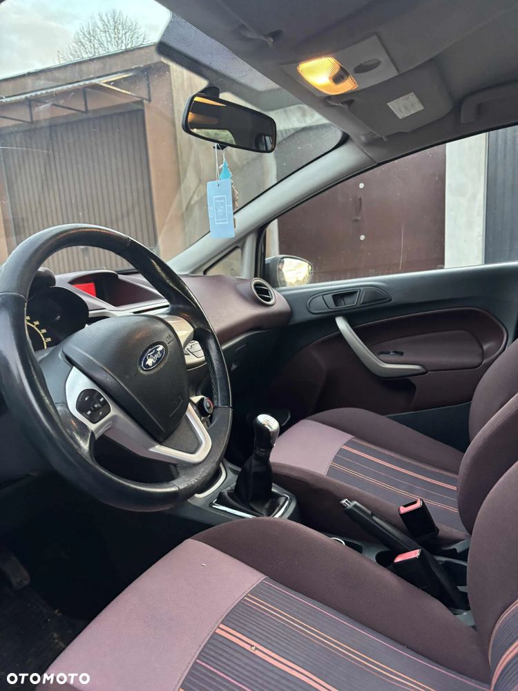 Ford Fiesta 1.6 TDCi Titanium - 20