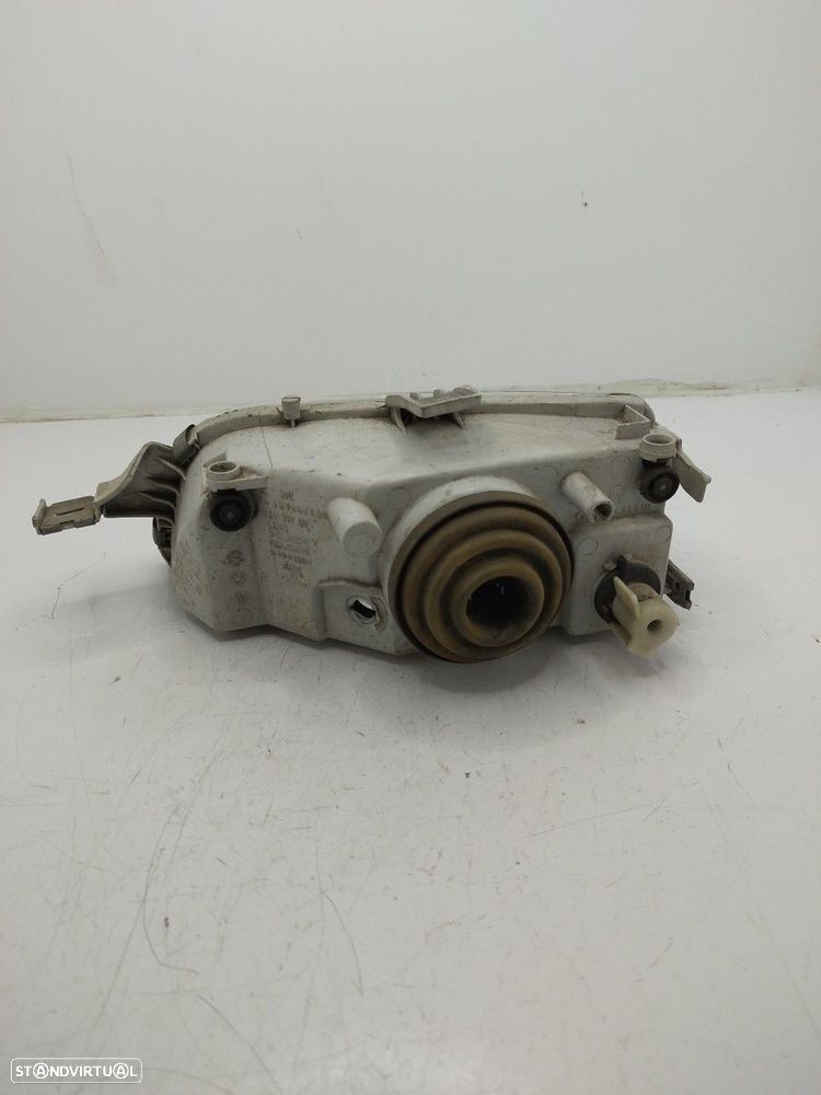 Farol/ Otica Dianteiro Dto Fiat Punto (176_) - 3