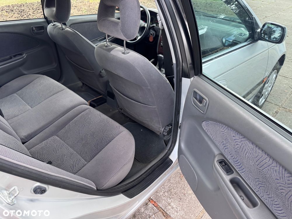 Toyota Avensis - 20