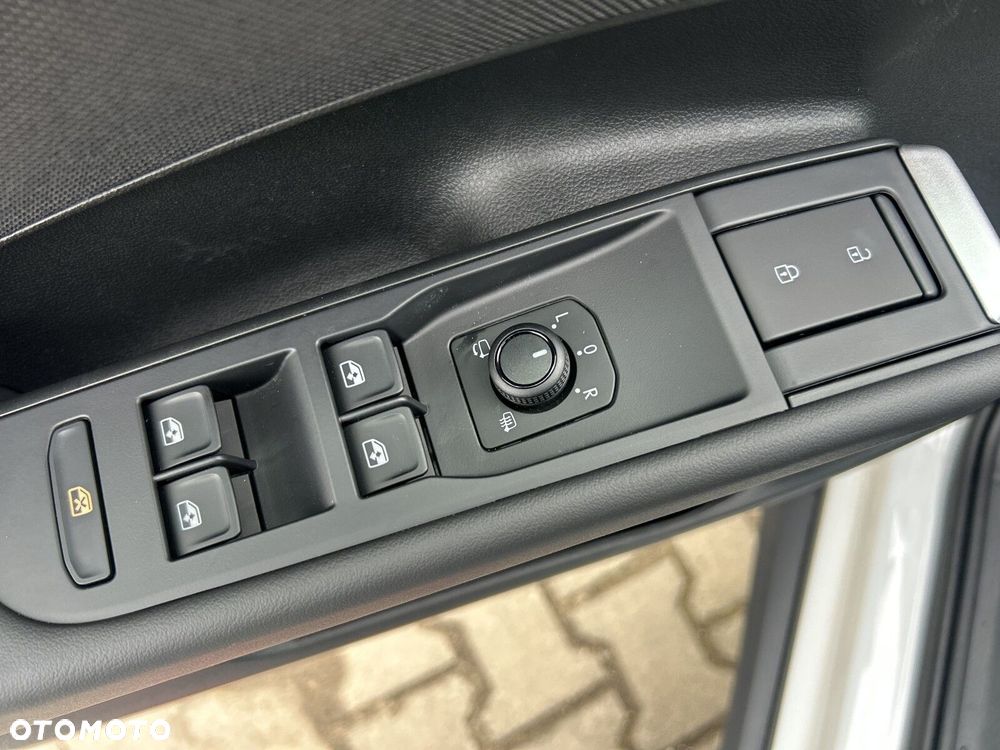 Volkswagen T-Roc 1.5 eTSI Life DSG - 11