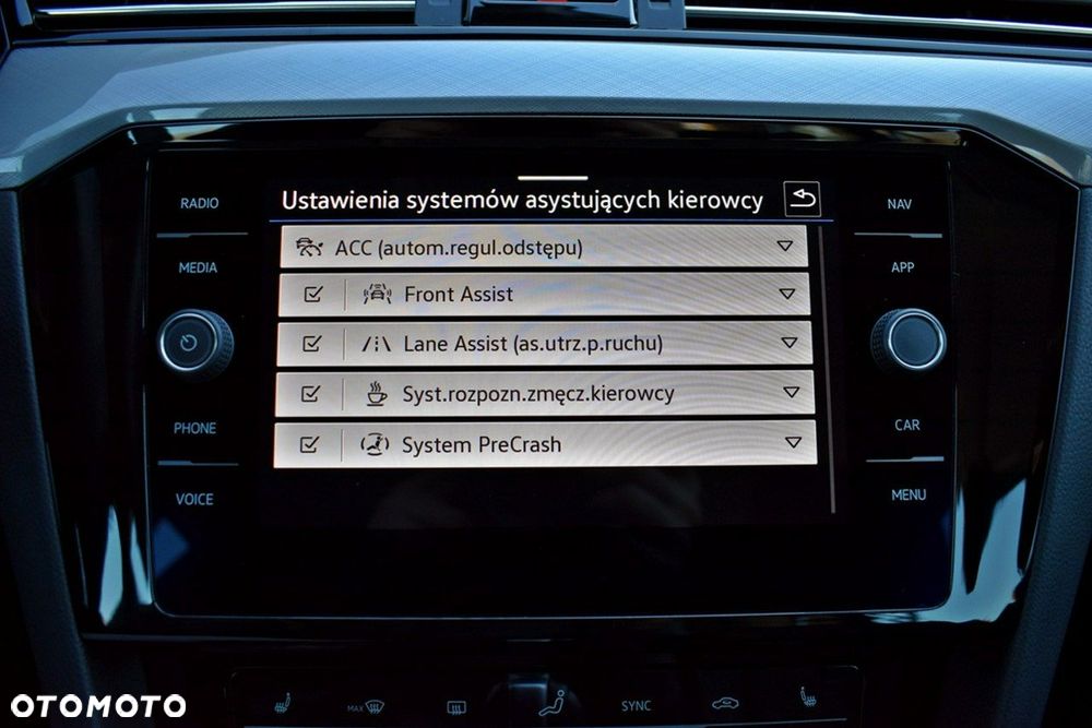 Volkswagen Passat - 21