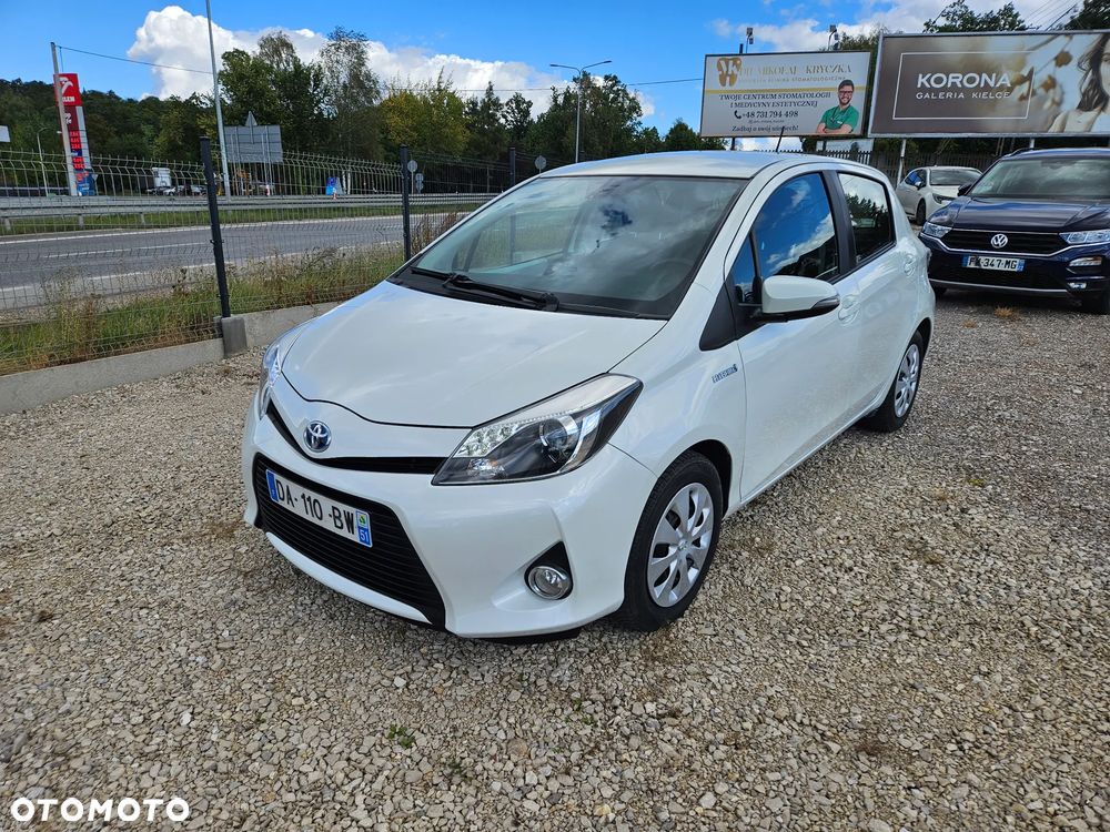 Toyota Yaris Hybrid 100 Sol - 1