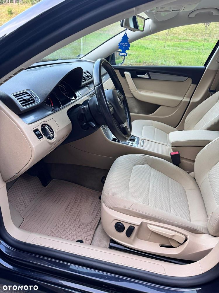 Volkswagen Passat Variant 2.0 TDI 4Motion DSG BlueMotion Tech Business Edition - 9