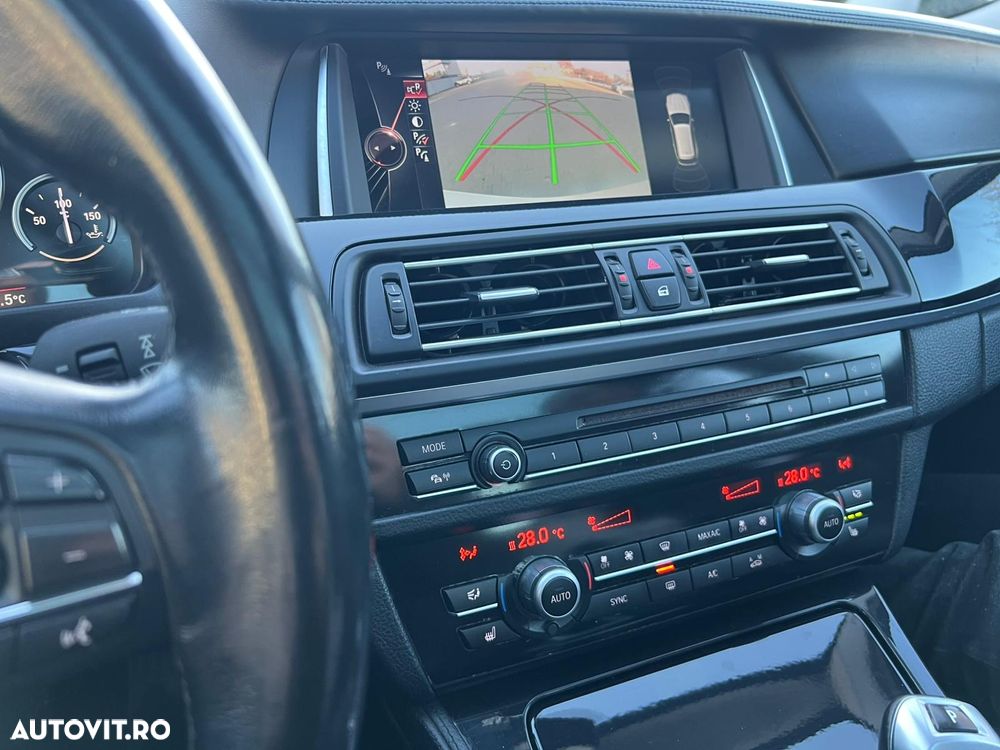 BMW Seria 5 530d Touring Aut. Luxury Line - 10