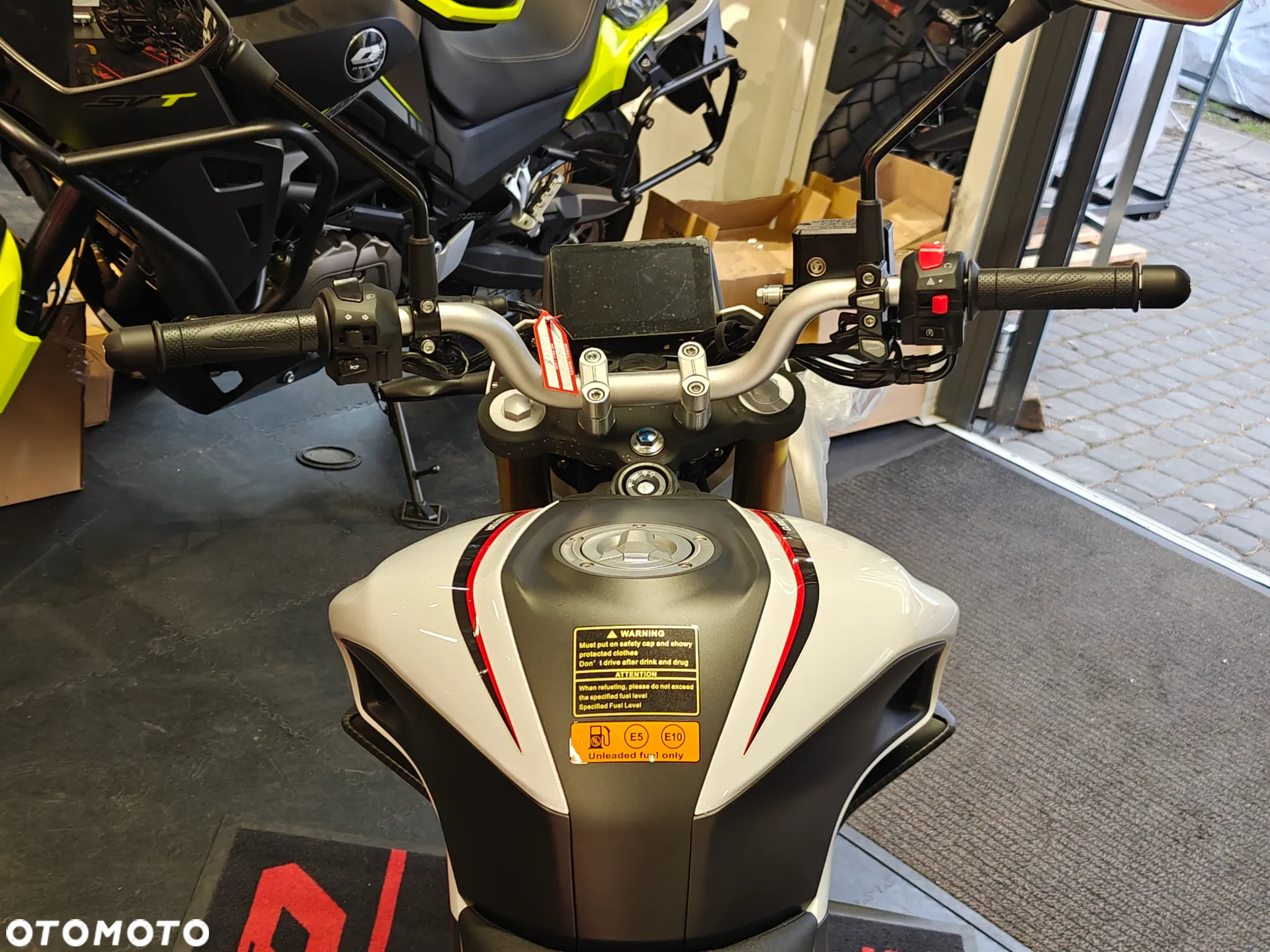 QJMOTOR SRK 125S - 5