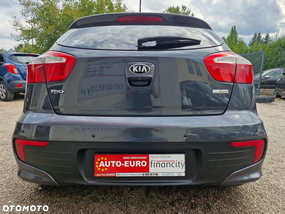 Kia Rio 1.2 L - 5
