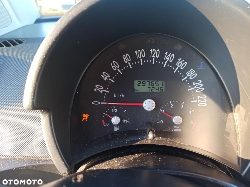Volkswagen New Beetle - 5