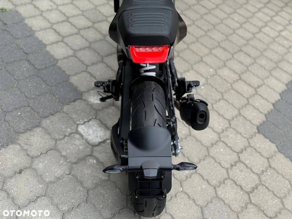 Husqvarna Svartpilen - 21