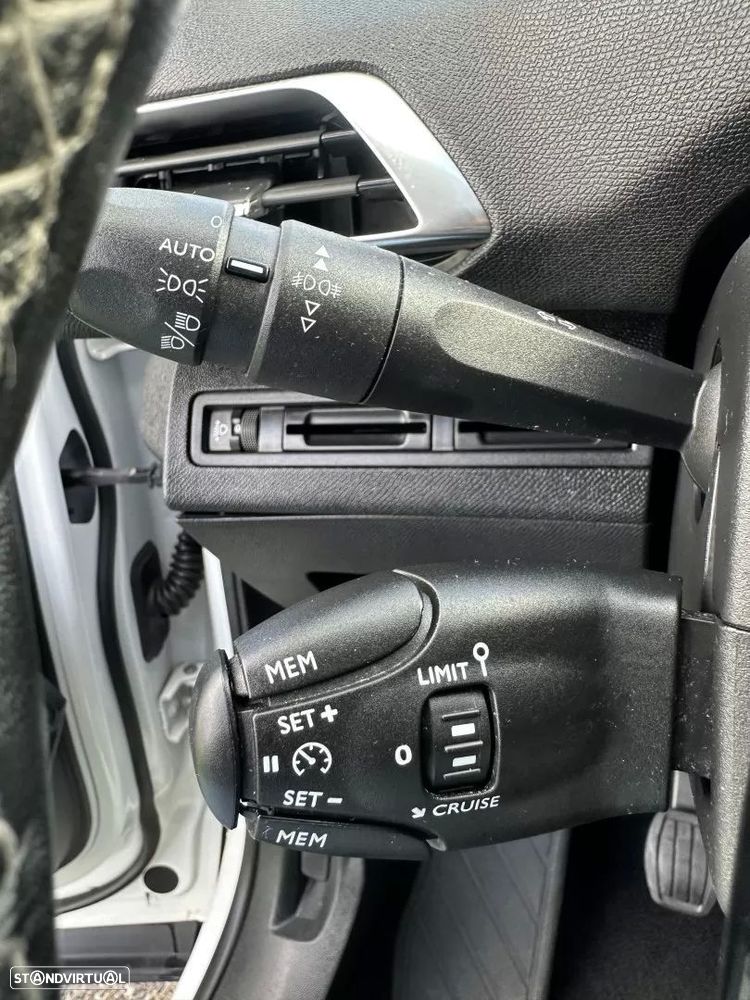 Peugeot 5008 1.2 PureTech Allure Pack - 45