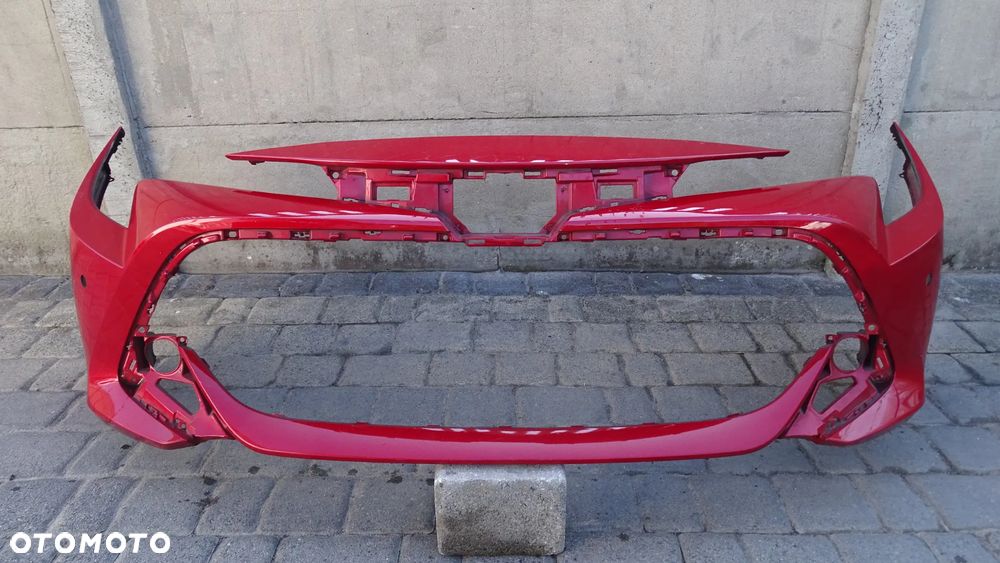 TOYOTA COROLLA E21 - zderzak przedni - 1