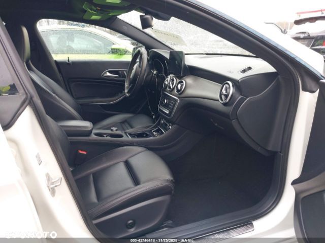 Mercedes-Benz CLA 250 4-Matic AMG Line - 5