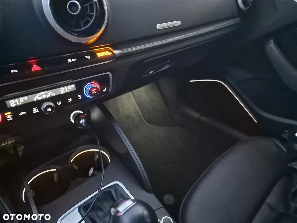 Audi A3 Sportback 1.4 TFSI e-tron S tronic - 12