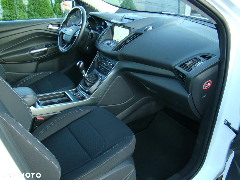 Ford Kuga 1.5 EcoBoost TITANIUM - 35
