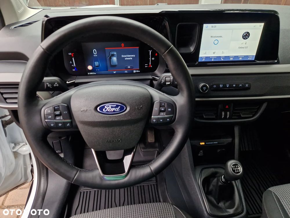 Ford Transit Courier - 10