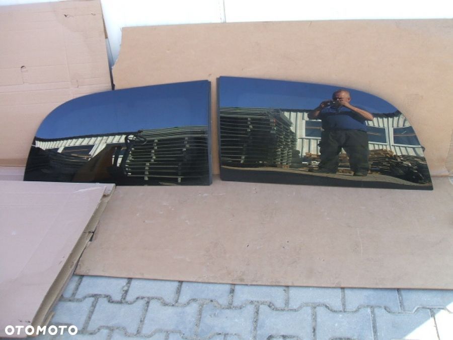 CHRYSLER GRAND VOYAGER V 08- SZYBA KAROSERYJNA prawa tył tylna - 1