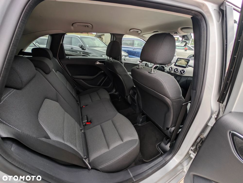 Mercedes-Benz Klasa B 180 Style - 26