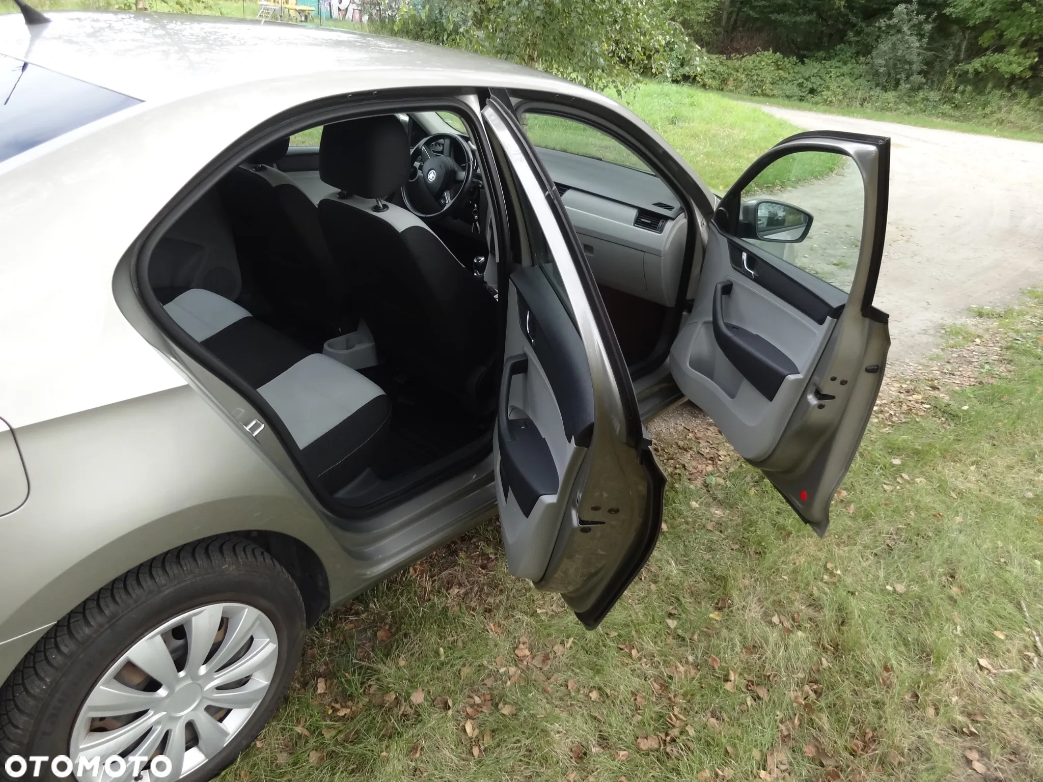 Skoda RAPID 1.2 TSI Active - 11
