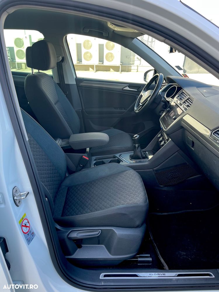 Volkswagen Tiguan 2.0 TDI SCR IQ.DRIVE - 9