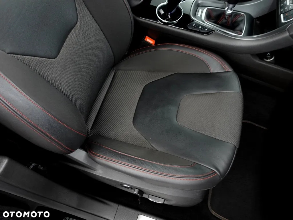 Ford Mondeo 2.0 TDCi ST-Line - 10