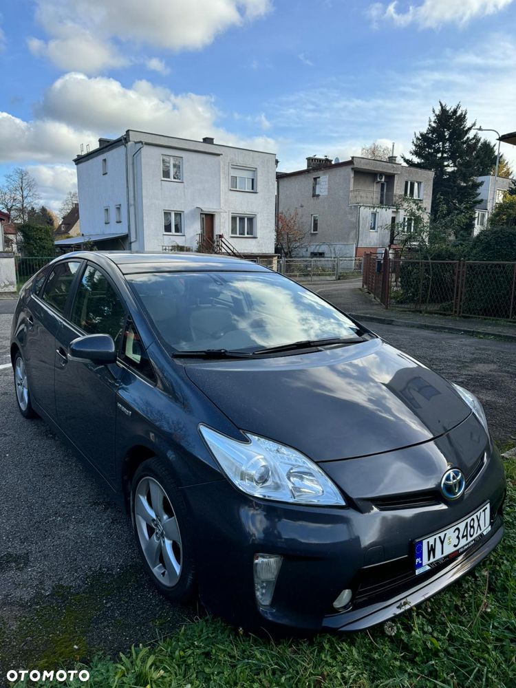 Toyota Prius (Hybrid) Comfort - 2