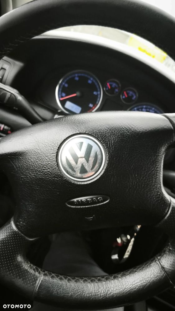 Volkswagen Passat 1.9 TDI Comfortline - 28