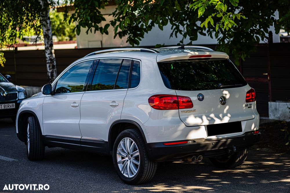 Volkswagen Tiguan 2.0 TDI DPF 4Motion BlueMotion Technology Lounge Sport & Style - 22