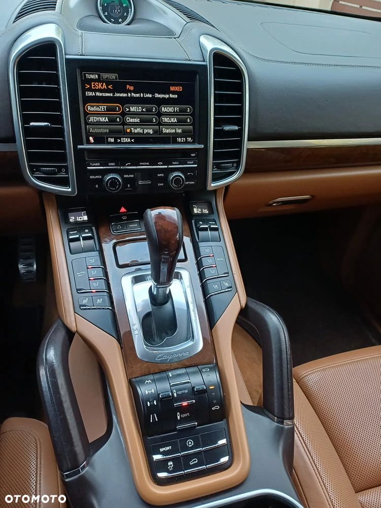 Porsche Cayenne - 14