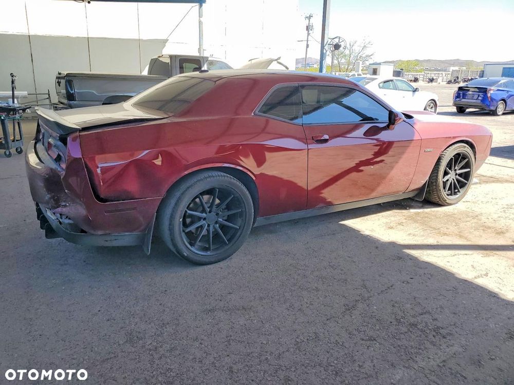 Dodge Challenger - 4