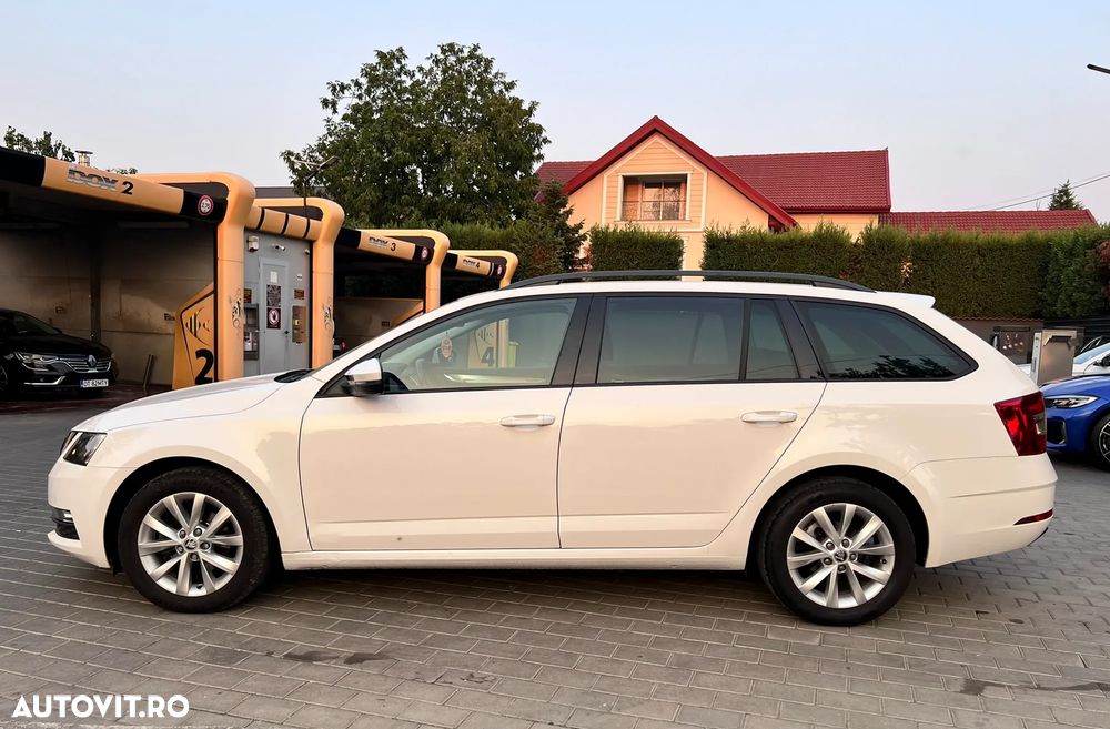Skoda Octavia 1.6 TDI DSG Ambition - 9