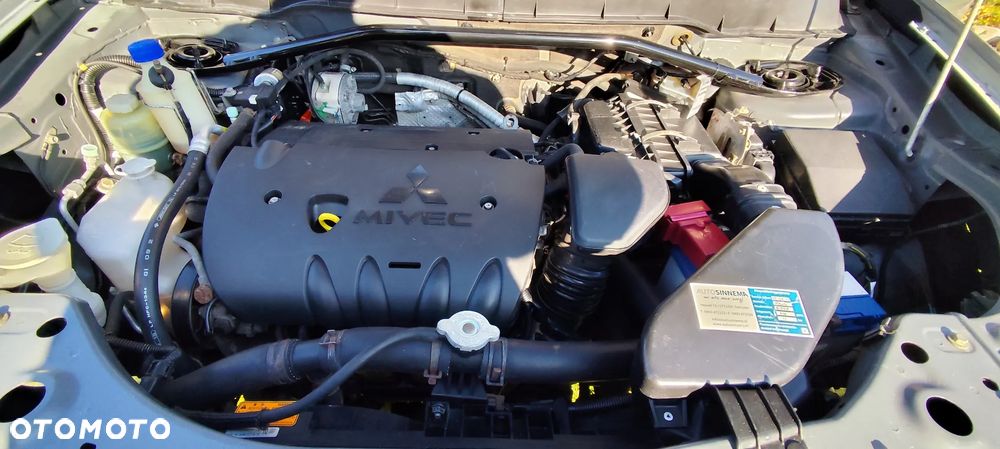 Mitsubishi Outlander 2.4 Invite 2WD - 5