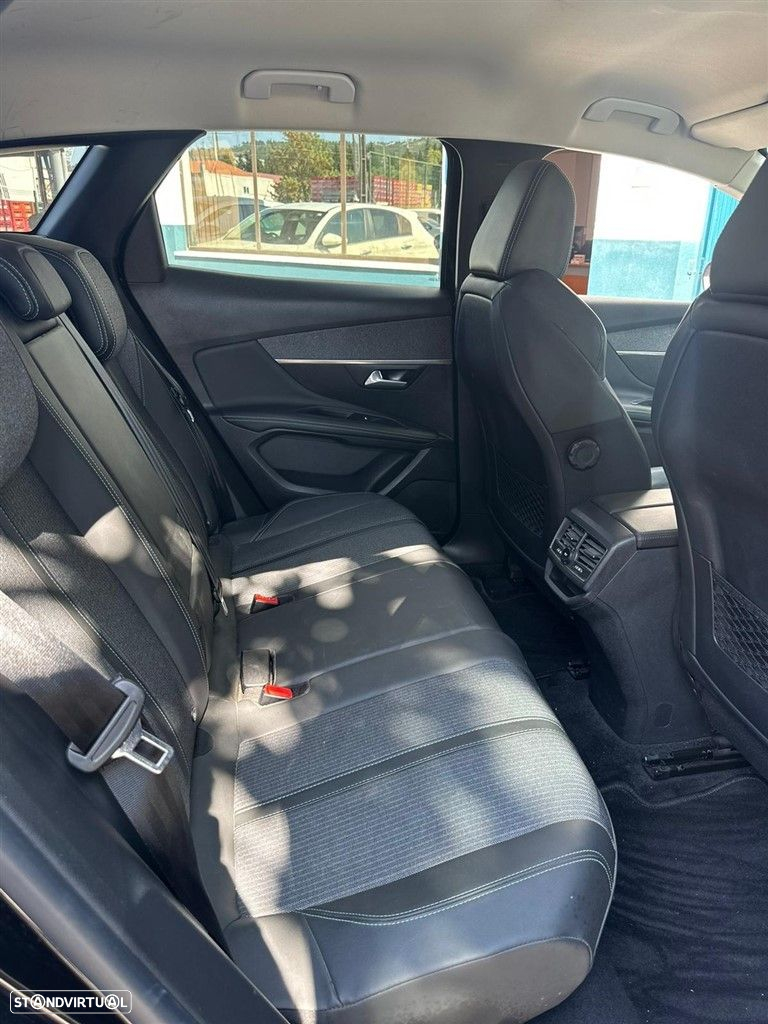 Peugeot 3008 1.5 BlueHDi Allure Pack EAT8 - 15