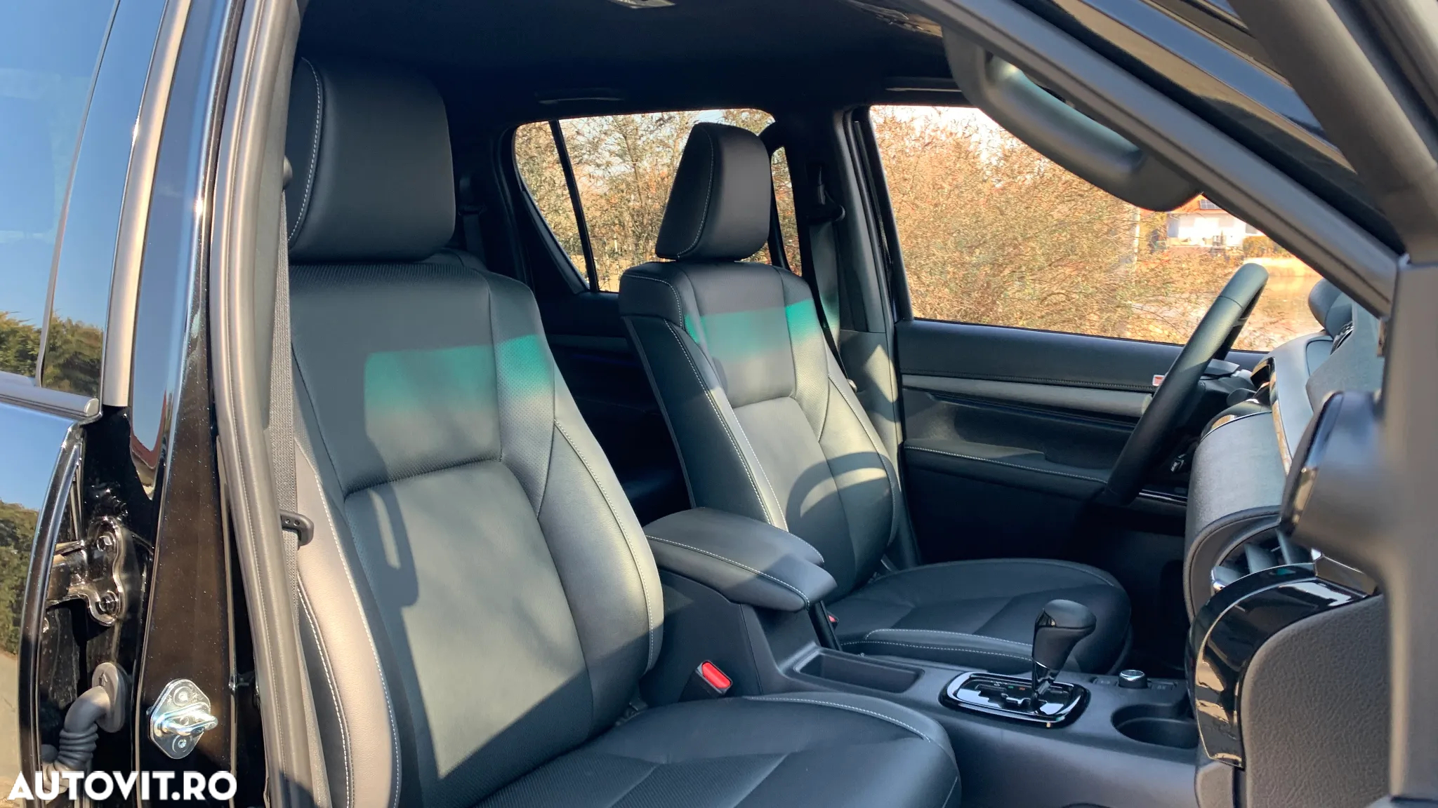 Toyota Hilux 2.8D 204CP 4x4 Double Cab AT MHEV Invincible Color Edition (3E5) - 22
