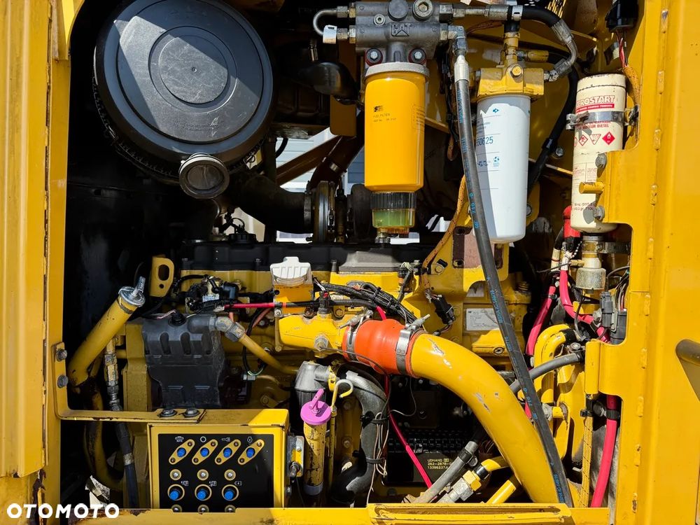 Caterpillar 140M AWD - 9