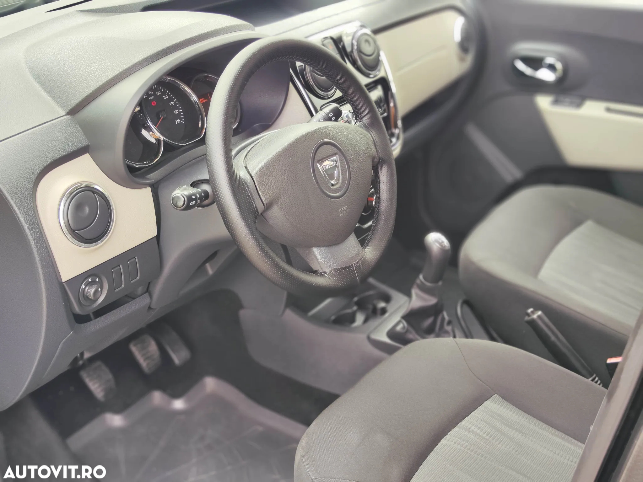 Dacia Dokker 1.5 dCi 90 CP Laureate - 9
