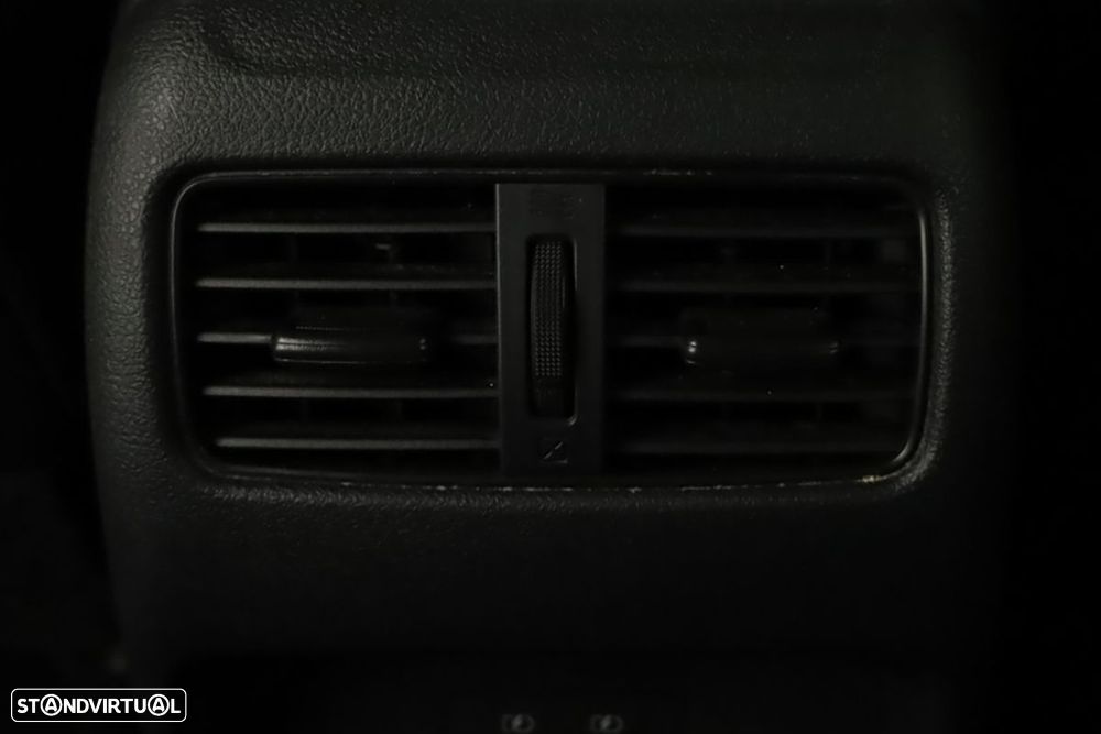 Nissan Qashqai 1.3 DIG-T N-Connecta Xtronic - 22