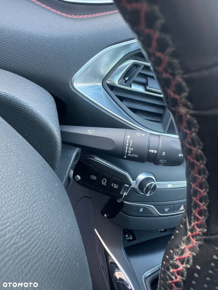 Peugeot 308 - 35