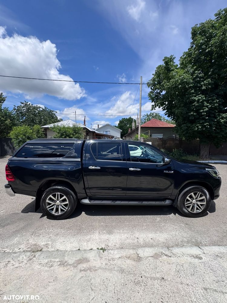 Toyota Hilux 4x4 Double Cab A/T Invincible - 34