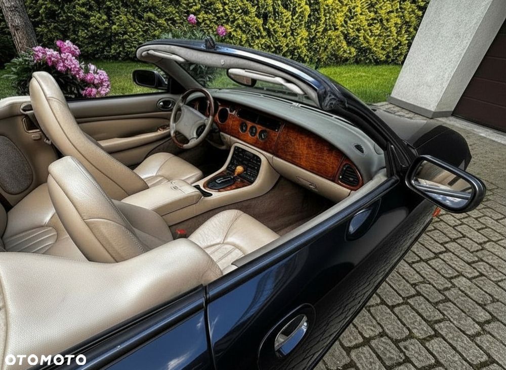 Jaguar XK8 - 6