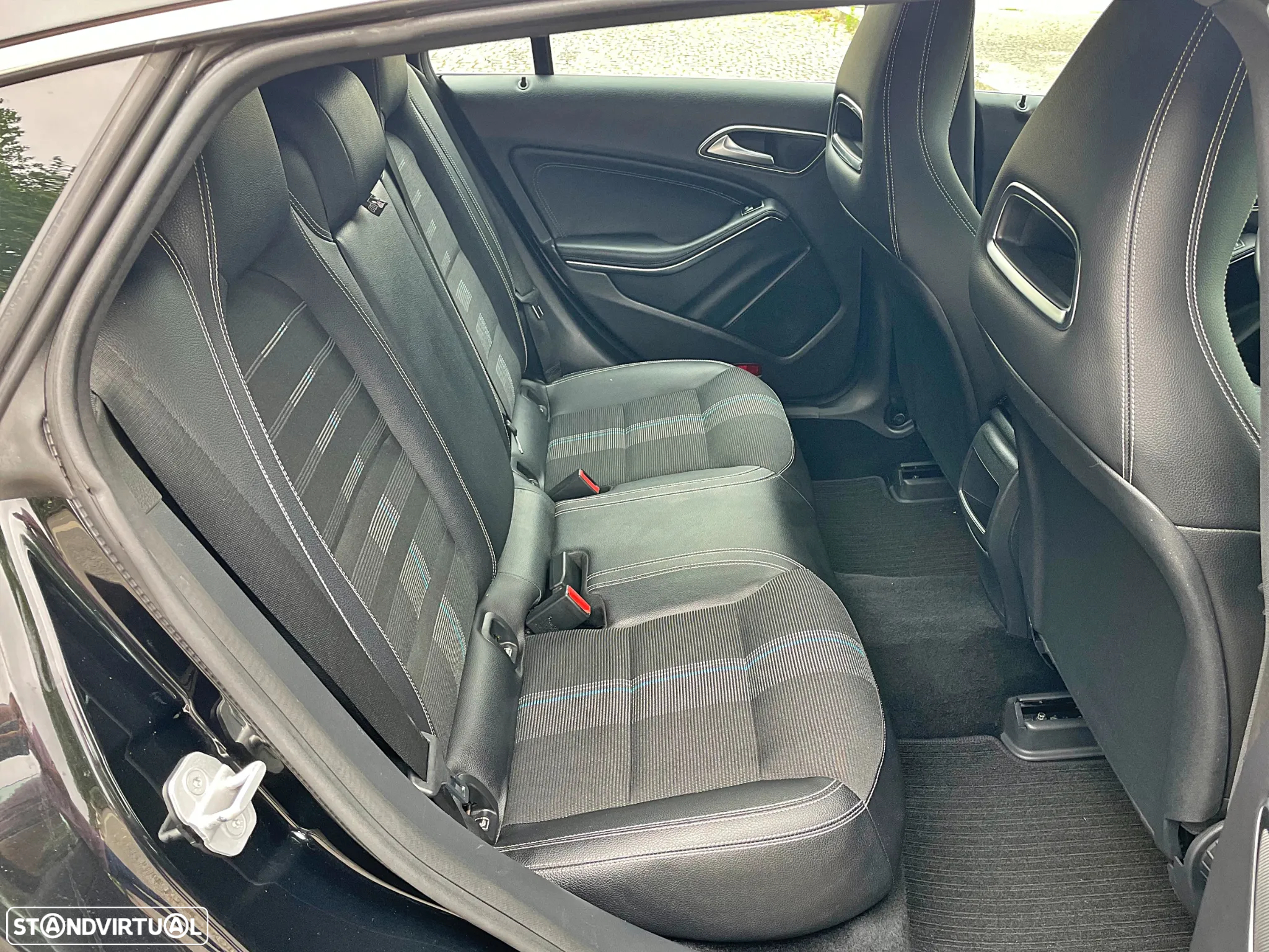 Mercedes-Benz CLA 180 d Shooting Brake Urban Aut. - 19