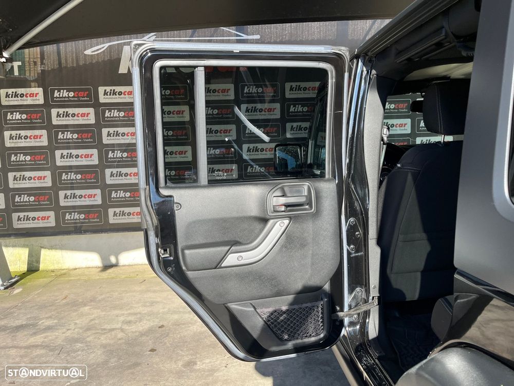 Jeep Wrangler Unlimited 2.8 CRD ATX Rubicon - 44