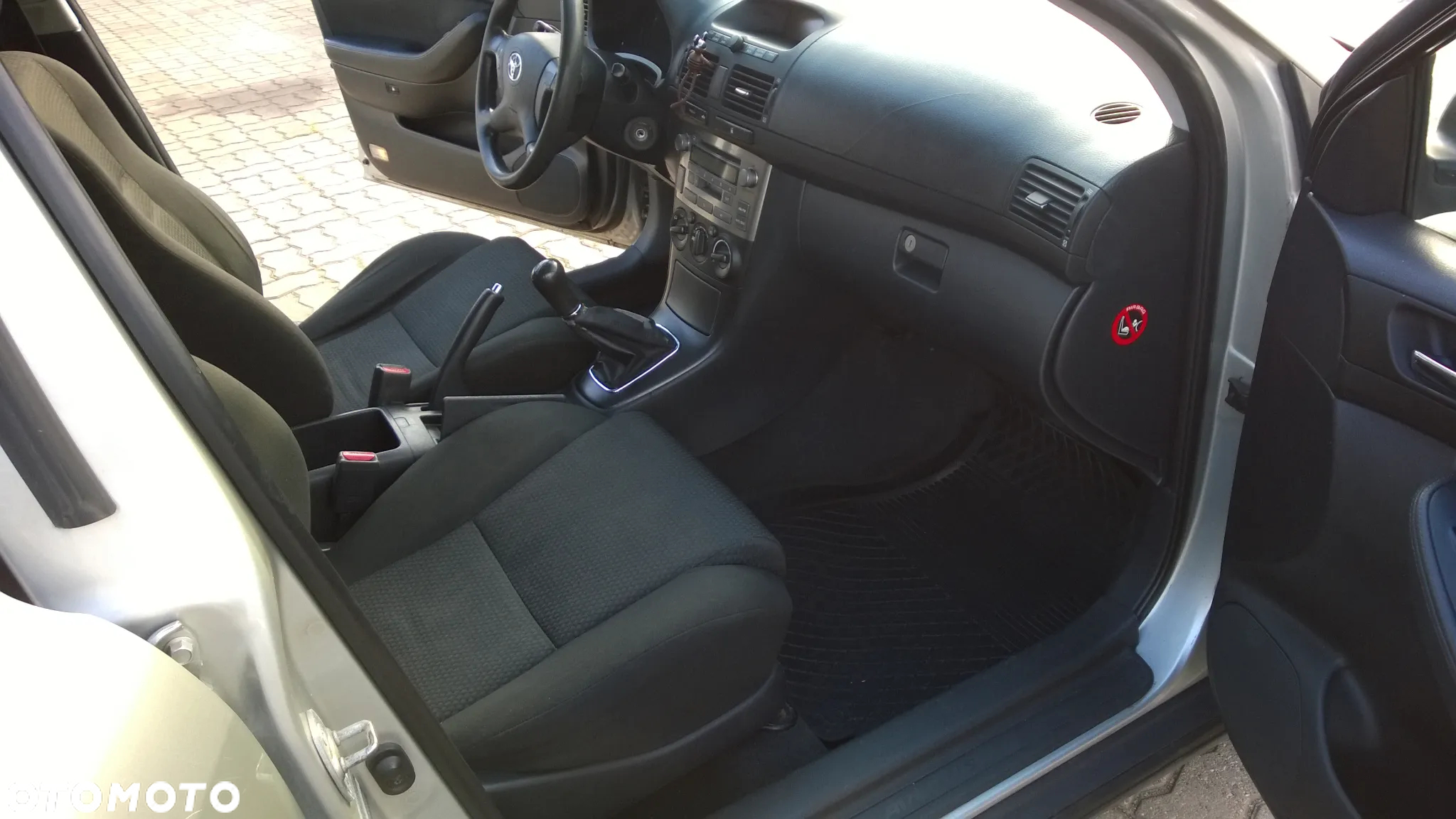 Toyota Avensis 2.0 D-4D Combi - 12