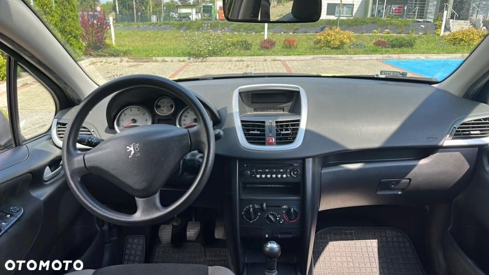 Peugeot 207 - 7