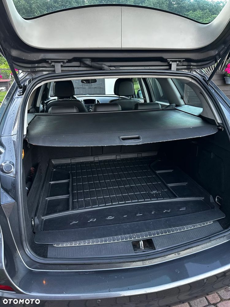 Opel Astra 1.6 T Cosmo - 22