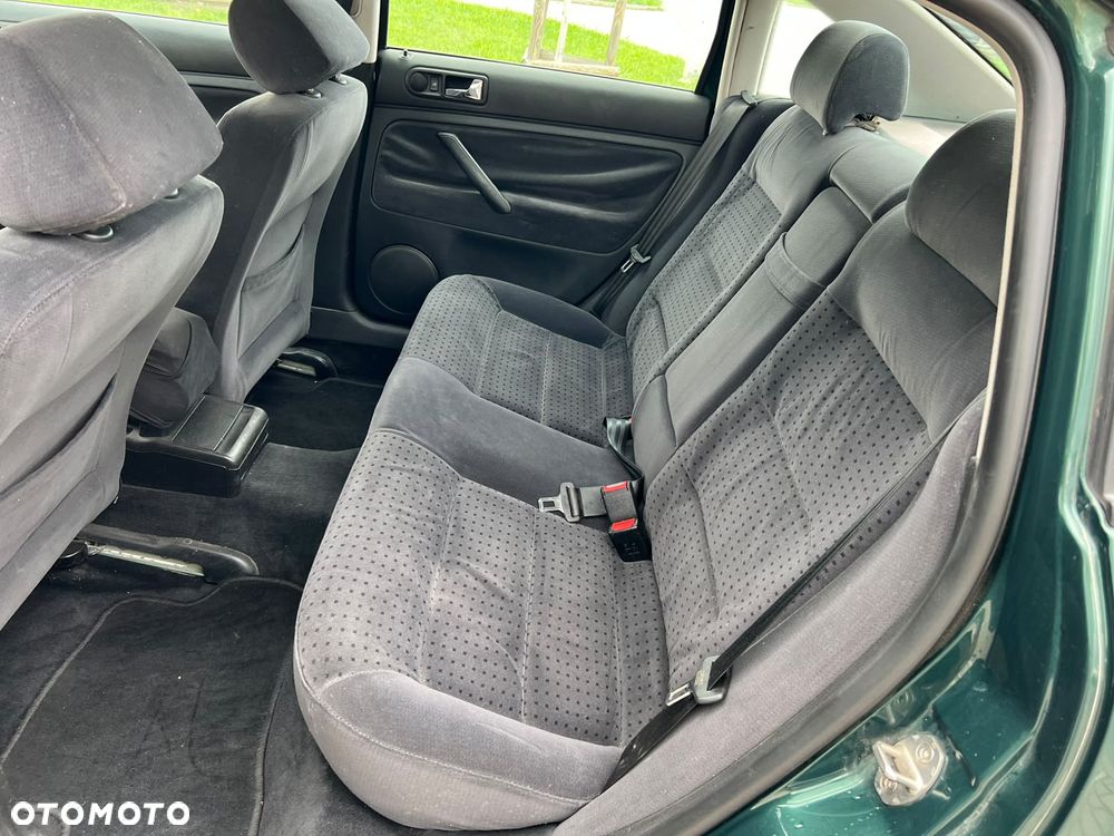 Volkswagen Passat - 20