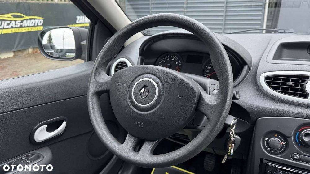 Renault Clio - 33